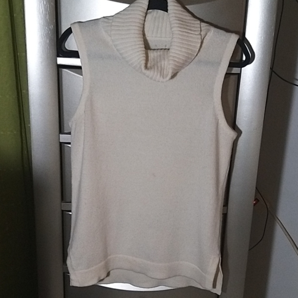 Off white turtleneck sleeveless sweater